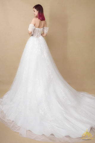 thiết kế váy cưới cúp ngực tiên cá hạ eo