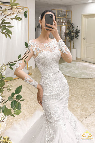 váy cưới đuôi cá cổ thuyền tay dài ren