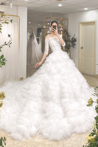 váy cưới thiết kế bèo tầng lộng lẫy