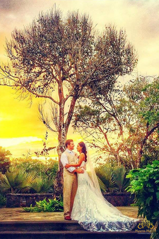 cô dâu nước ngoài diện váy cưới Meera Meera