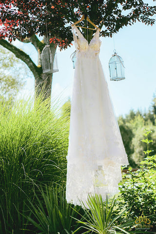 áo cưới chữ A cổ V sâu phối ren hoa 3D