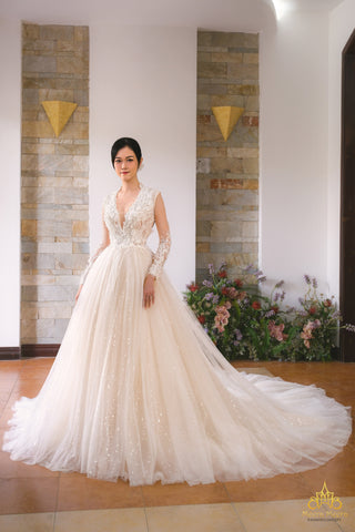 váy cưới Công nương màu champagne