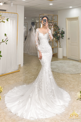 áo cưới đuôi cá lụa tay dài đính kết lộng lẫy