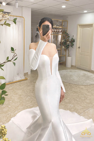 áo cưới đuôi cá trễ vai tay dài tối giản