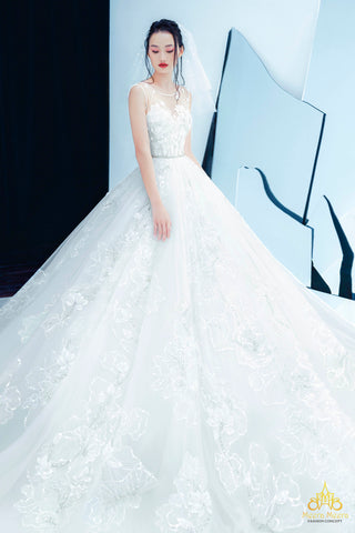 áo cưới haute couture hoạ tiết hoa sen