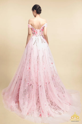 áo cưới màu hồng dâu trễ vai phối ren lãng mạn