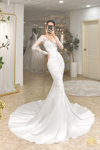 áo cưới đuôi cá lụa tay dài lộng lẫy