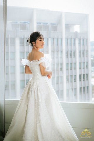 váy cưới satin dệt nổi hạ eo