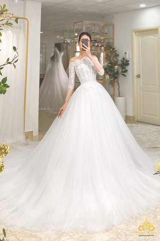áo cưới công chúa trễ vai ren Chantilly