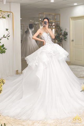 váy cưới xếp tầng thiết kế riêng