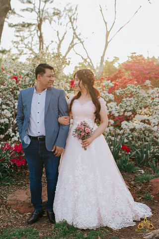 cô dâu Meera Meera mặc áo cưới màu hồng