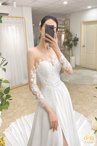 váy cưới ren bất đối xứng tùng lụa xẻ tà