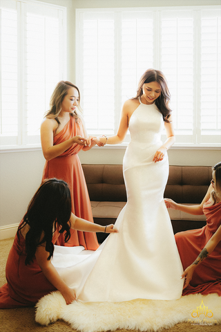 áo cưới đuôi cá tối giản