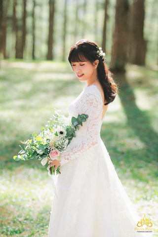 áo cưới ren tay dài