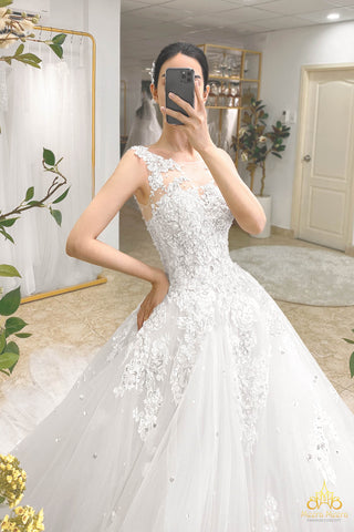 áo cưới sát nách đính kết ren tùng lưới