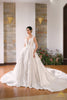 váy cưới ball gown tùng satin đính kết hoa 3D lộng lẫy