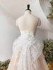 áo cưới đính nơ oversize xếp hoa hồng 3D