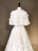 váy cưới tùng chuông capelet ren hoa 3D