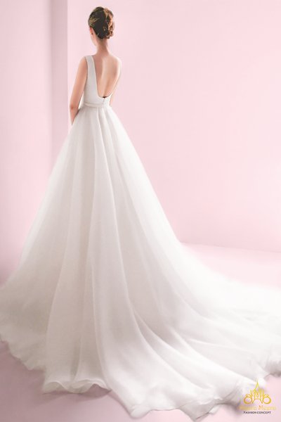 áo cưới voan hở lưng tối giản minimalist