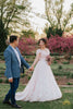 váy cưới màu hồng dâu cho cô dâu lãng mạn