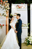 đầm cưới satin dệt nổi tạo hình hoa 3D